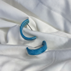 Pendientes de medio aro azul